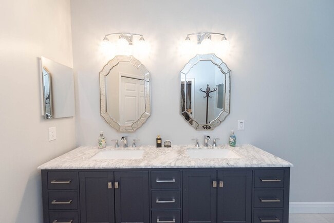 Building Photo - Beautiful Home in Satellite Beach including Lawncare and Community Pool