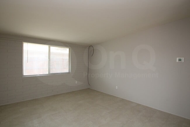 Building Photo - 3207 N 67th Pl