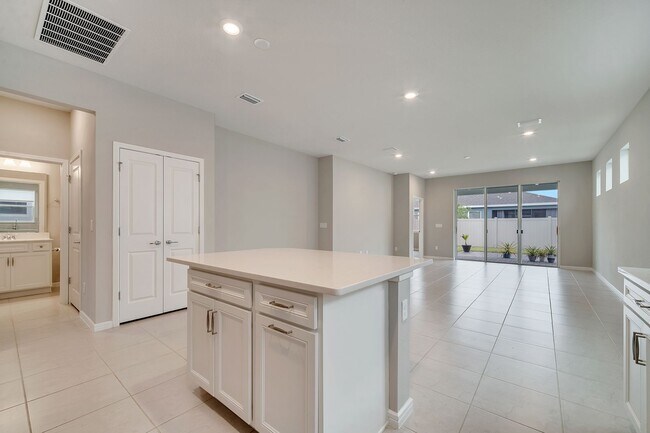 Building Photo - 1848 Spring Shower Circle
