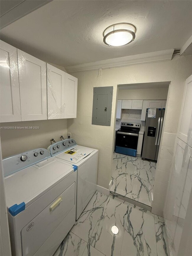 Building Photo - 7410 Granada Blvd