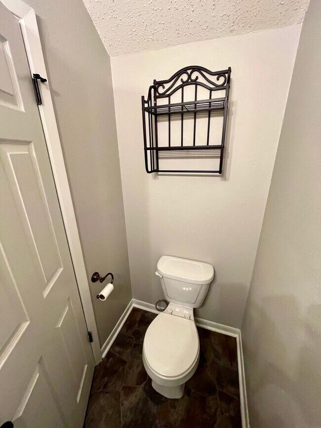 Building Photo - ** 2 BED/1.5 BATH CANDO IN NORTH SHREVEPORT **