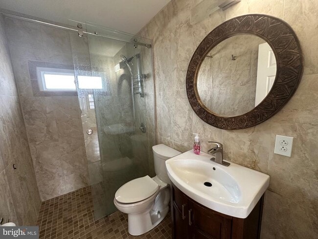 Building Photo - 120 Lebbie Ln