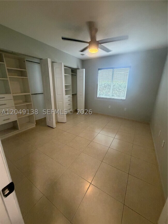 Building Photo - 16925 SW 94th Ave