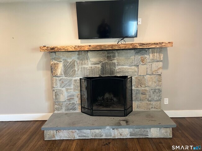 Building Photo - 49 Warner Rd