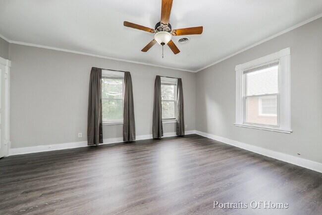 Building Photo - 3 Bedroom with Laundry & Garage