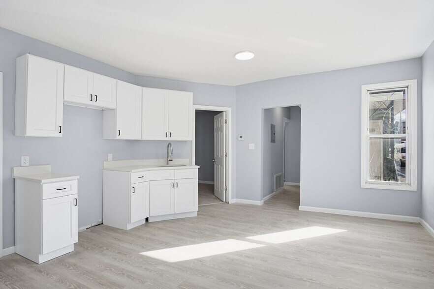 Building Photo - 156 Butler St