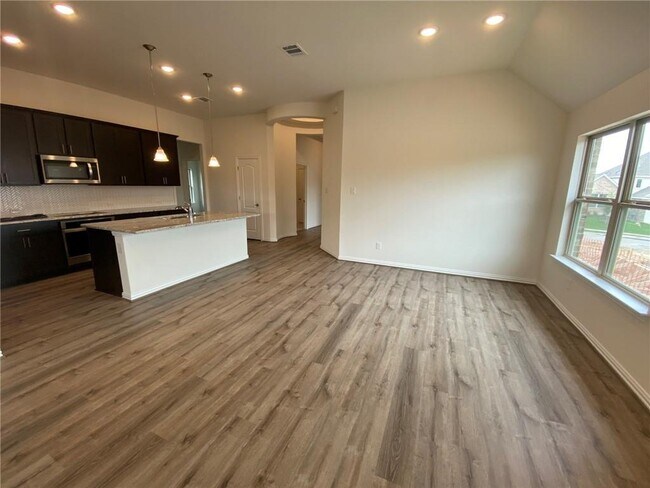 Building Photo - 712 Clear Spring Ln