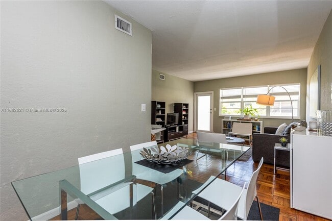 Building Photo - 350 S Shore Dr