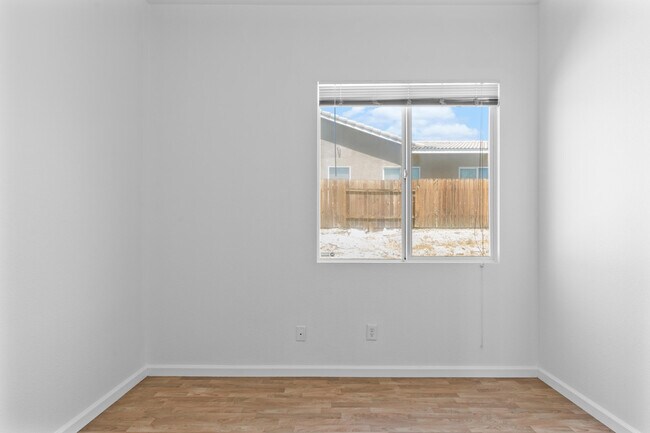 Building Photo - 13897 Mountain Top Dr