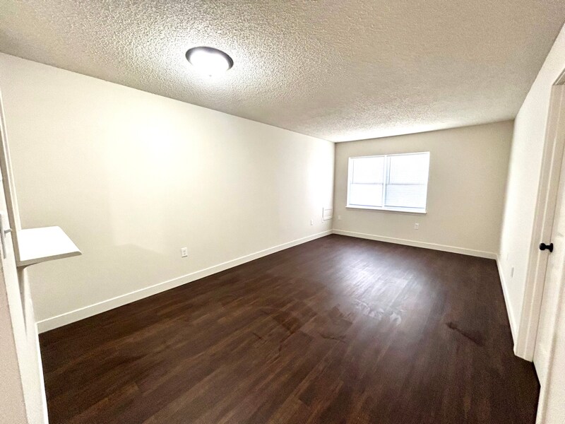 Building Photo - 215 S Blankenship Rd