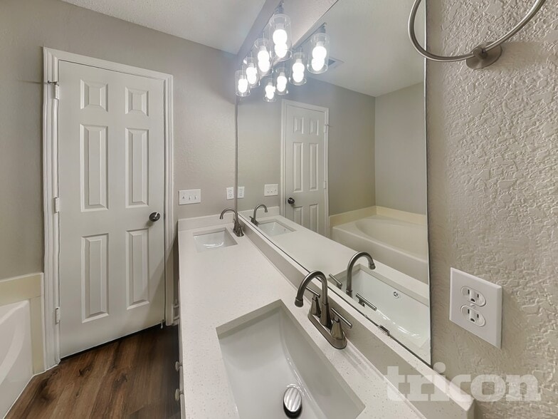 Building Photo - 4228 Heath St