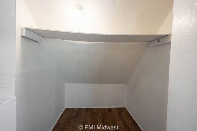 Building Photo - 445 W 29th St