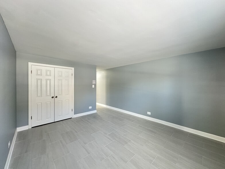 Building Photo - 6715 N California Ave