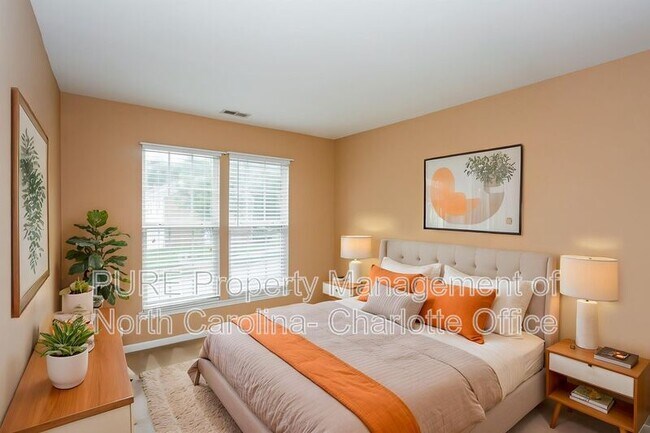 Building Photo - 18040 Delmas Dr