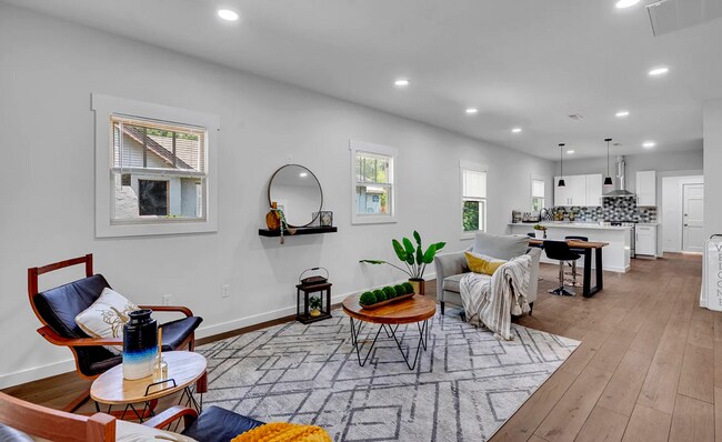 Building Photo - 1521 36th Pl N