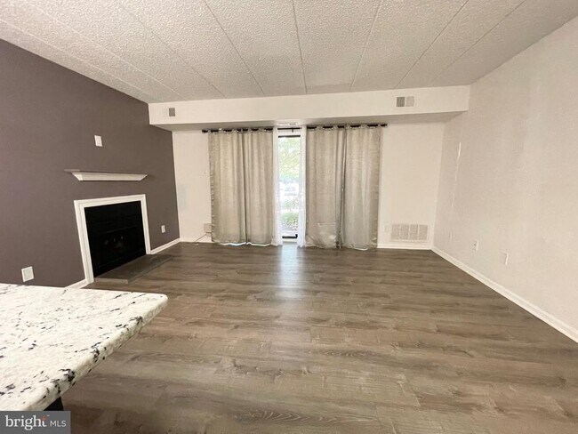 Building Photo - 50 Le Forge Ct