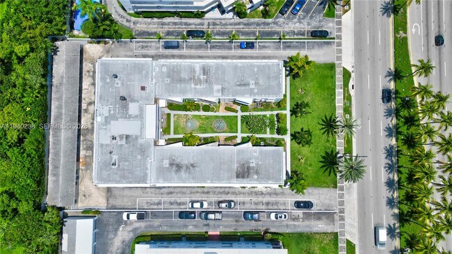 Building Photo - 10178 Collins Ave