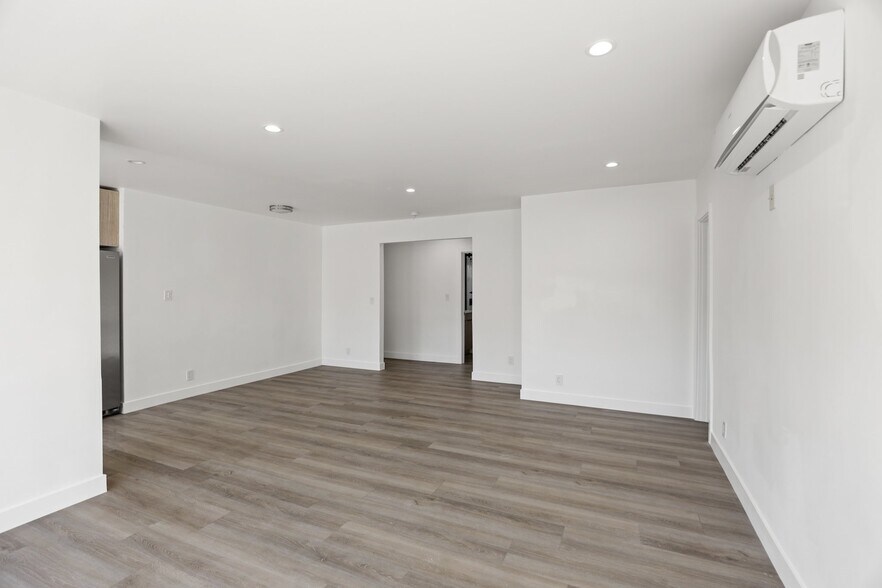 Building Photo - 8777 Cadillac Ave