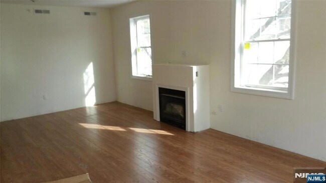 Building Photo - 110 39th St