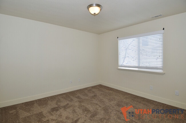 Building Photo - 4844 W Cold Springs Cir
