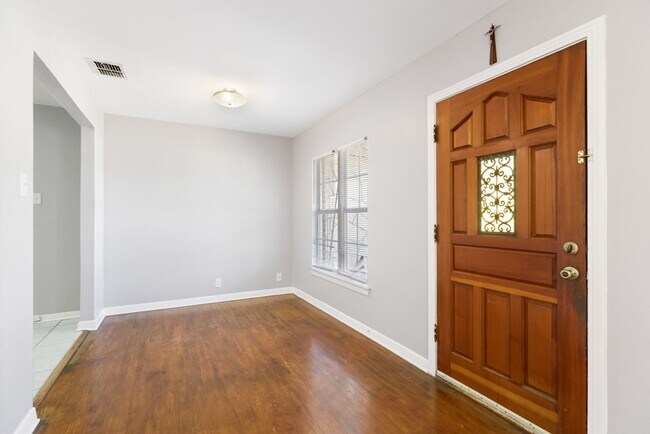 Building Photo - 210 Dryden Dr