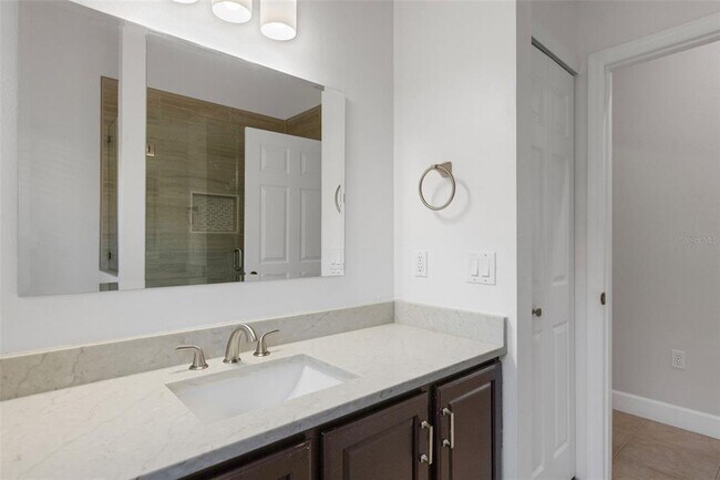 Building Photo - 11011 Hyacinth Pl