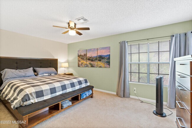 Building Photo - 6414 N Tierra De Las Catalinas