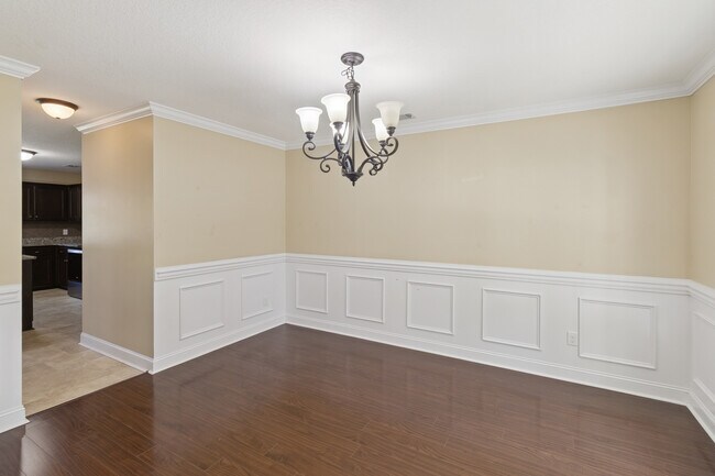 Building Photo - 608 Piedmont Ave