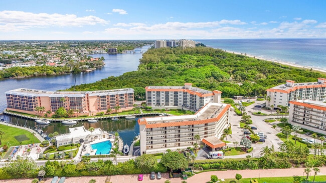 Building Photo - 2871 N Ocean Blvd