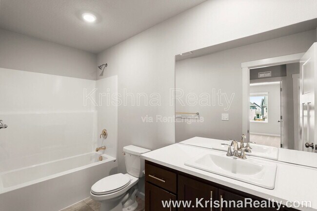 Building Photo - 3513 SE Salal Ln