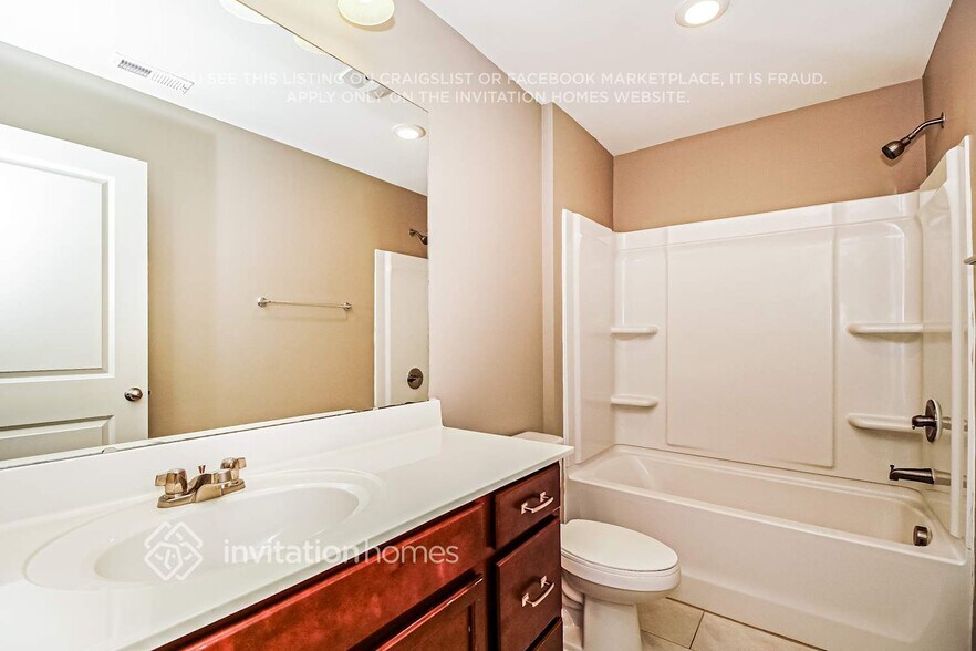 Building Photo - 143 Farmers Folly Dr