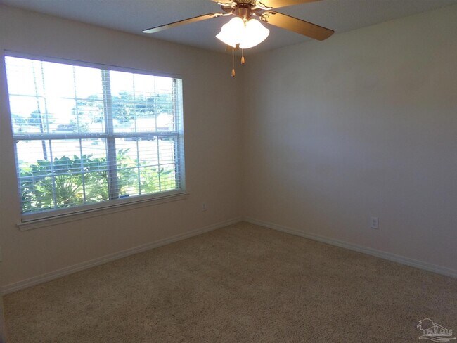 Building Photo - 8454 Ferlon Ave