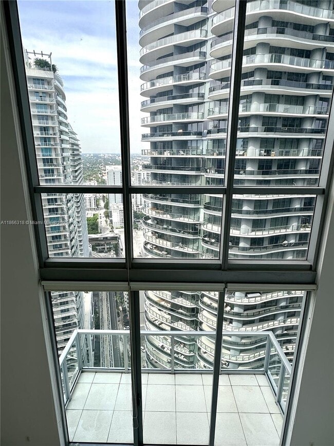 Building Photo - 1050 Brickell Ave