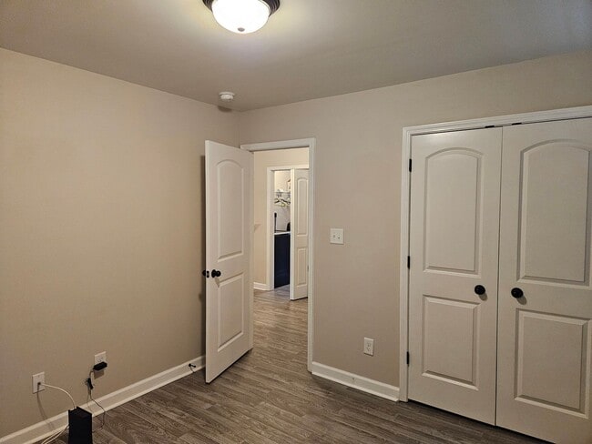 Building Photo - Charming 3-bedroom, 2-bathroom unfurnished...