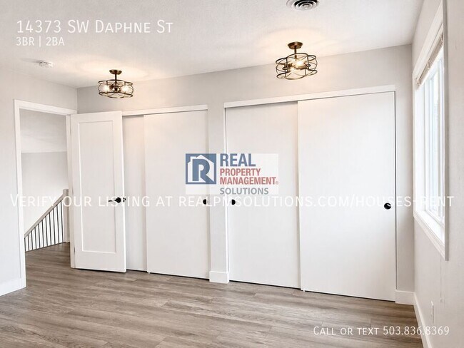 Building Photo - 14373 SW Daphne St