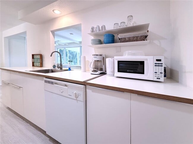 Building Photo - 240 Pocono Trail E