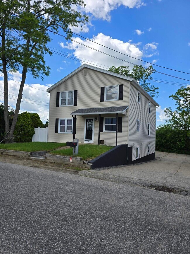 Building Photo - 25 W Rosedale Ave