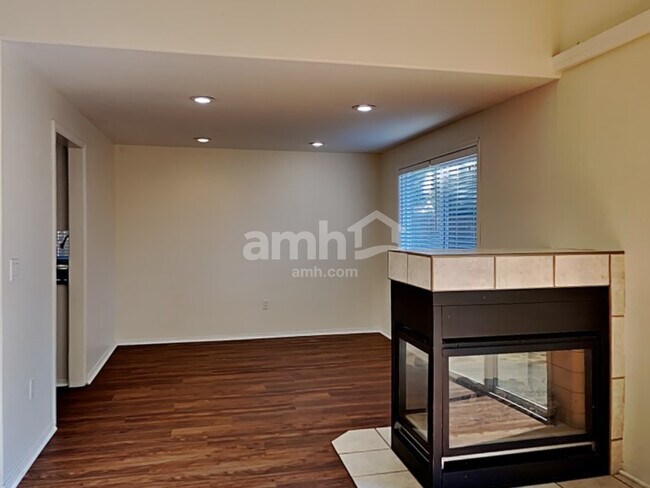 Building Photo - 5521 44th Ct SE