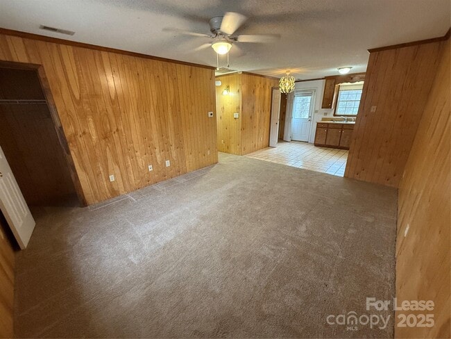 Building Photo - 4683 Grassy Creek Rd