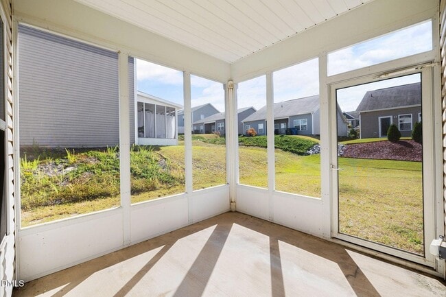 Building Photo - 6806 Shane Dr