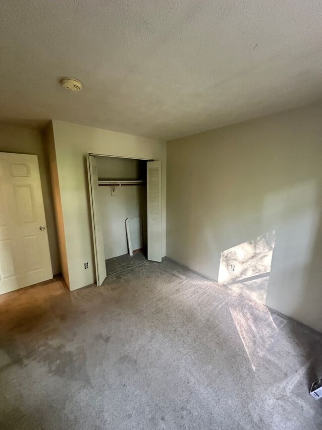 Building Photo - 144 Clover Valley Cir