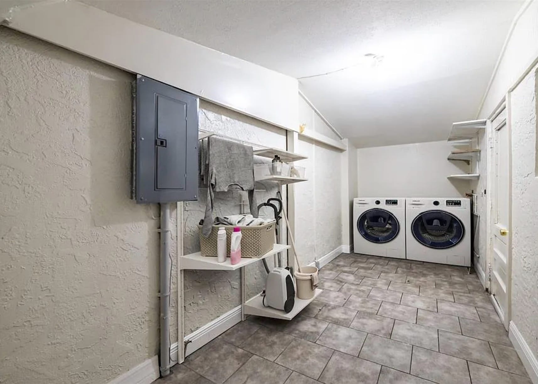 Building Photo - 1821 E Humphrey St