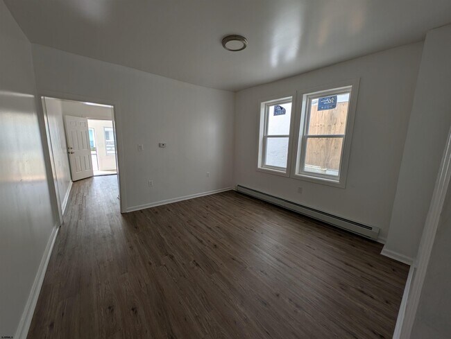 Building Photo - 1111 Adriatic Ave