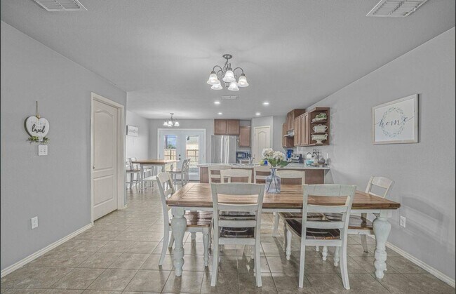 Building Photo - 3330 La Terraza Wy