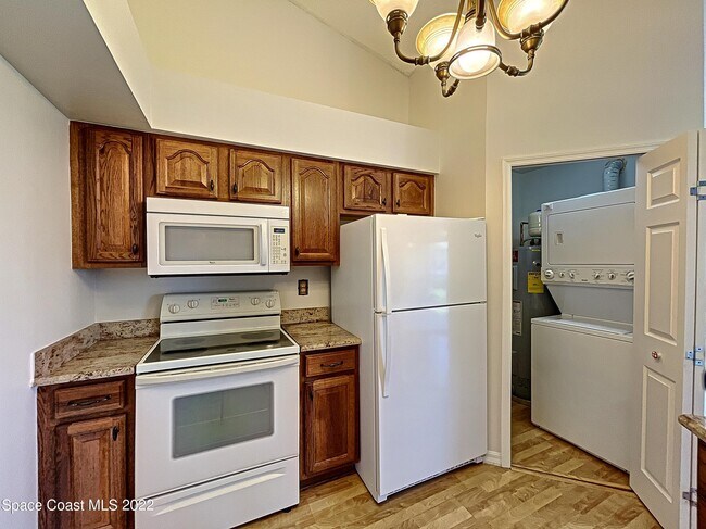 Building Photo - 7040 US-1