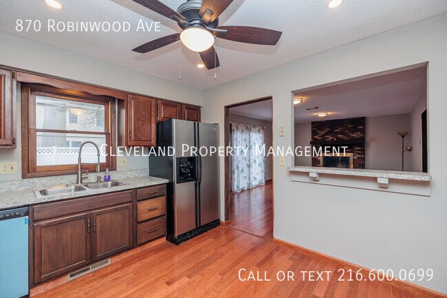 Building Photo - 870 Robinwood Ave