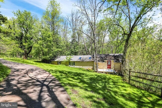 Building Photo - 5496 York Rd.