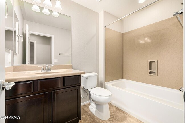 Building Photo - 10809 W Saddlehorn Rd