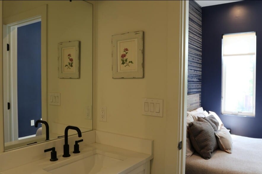 Master bathroom - 1510 N Capitol St NW