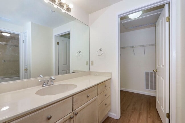 Building Photo - Large 2 Bed/2 Bath San Mateo condo near downtown with two parking spaces. YouTube Tour!!